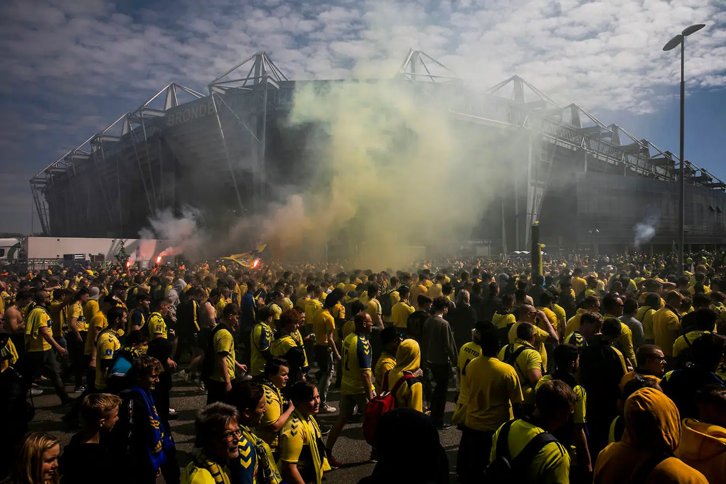 Brøndbyfans før superligakampen imellem Brøndby og FC Nordsjælland på Brøndby Stadion, mandag den 24. maj 2021. (Foto: Ólafur Steinar Rye Gestsson/Scanpix 2021)