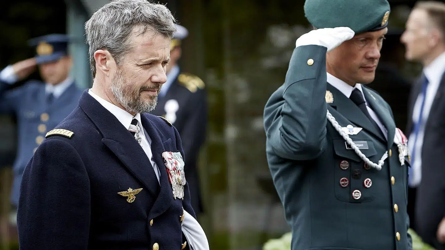 Kronprins Frederik lagde krans ved mindestenen i Rønne på Bornholm 28. maj 2021.