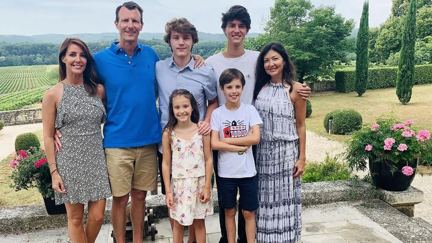 Prins Joachim og grevinde Alexandra har gang på gang bevist, at deres skilsmisse er ganske lykkelig. Således kunne prins Felix fejre sin 18-års fødselsdag både med mor, far, prinsesse Marie, prins Nikolai, prins Henrik og prinsesse Athena på Chateau de Cayx i sommeren 2020.