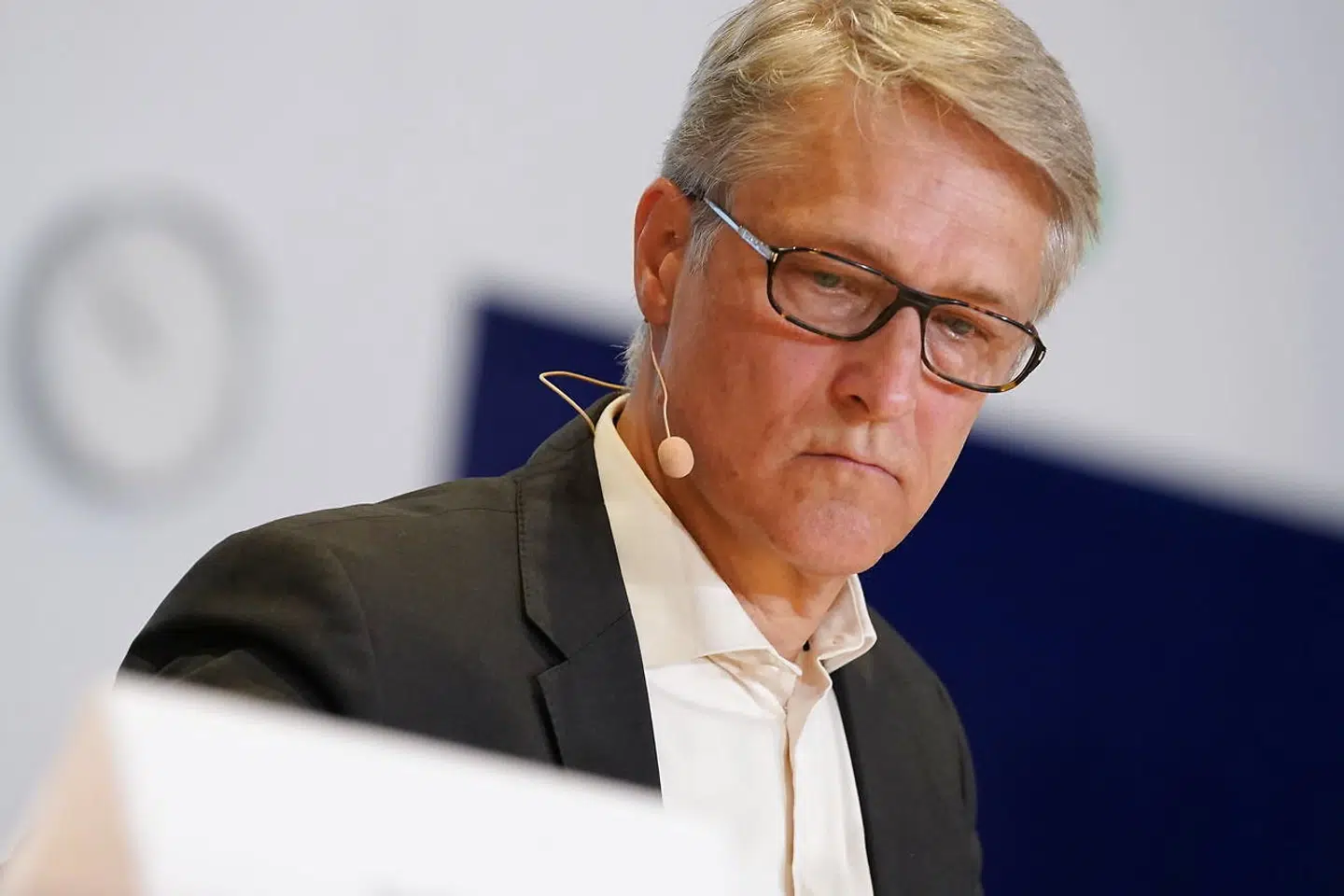 Torben Tranæs under Ydelseskommisionens pressemøde. Kommisionen præsenterer sine anbefalinger til et nyt kontanthjælpssystem i Eigtveds Pakhus mandag 31. maj 2020. Ydelseskommissionens medlemmer deltager: Torben Tranæs (formand), forskningsdirektør og professor, VIVE Benedikte Kiær, borgmester i Helsingør Kommune, fhv. socialminister og medlem af Folketinget Jon Kvist, professor, Roskilde Universitet, Jytte Andersen, fhv. minister for ligestilling, by- og boligminister, arbejdsminister og fhv. medlem af Folketinget Lisbeth Pedersen, forsknings- og analysechef, VIVE Mette Ejrnæs, professor i økonomi, Københavns Universitet. (Foto: Emil Helms/Ritzau Scanpix)