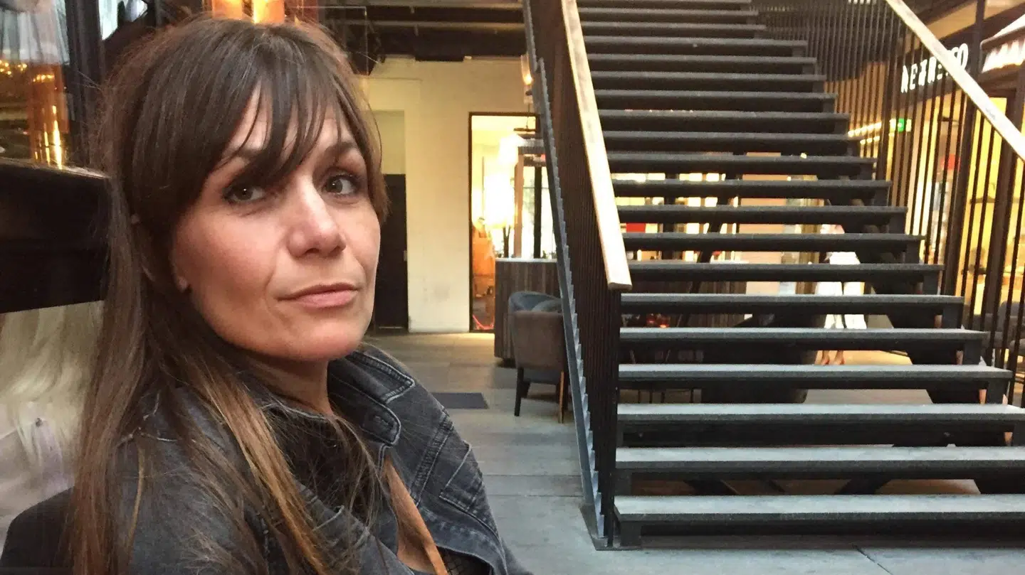 Når Sine Bangs datter Emma fylder 15 år bliver hun part i sin egen sag. Det betyder i praksis, at hun for eksempel selv kan bestemme, om hun ønsker at være indlagt: »Det er jo endnu mere opslidende for forældre, når de bliver ældre. Så har de et eget valg,« siger Sine Bang.