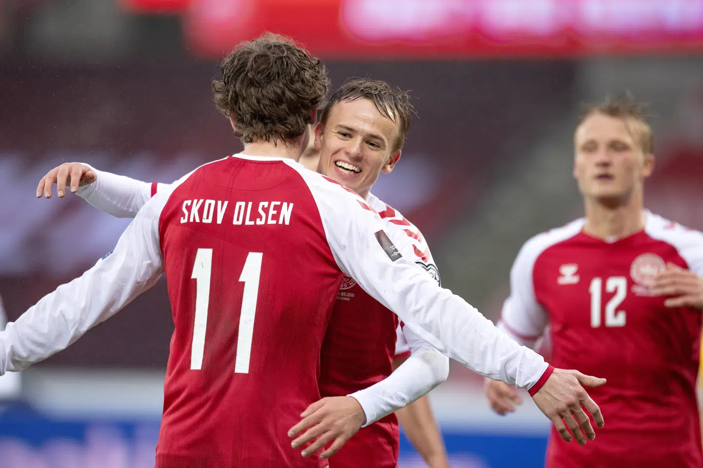 Andreas Skov Olsen og Mikkel Damsgaard fejrer her en scoring under 8-0-nedsablingen af Moldova i marts. Bo Amstrup/Ritzau Scanpix