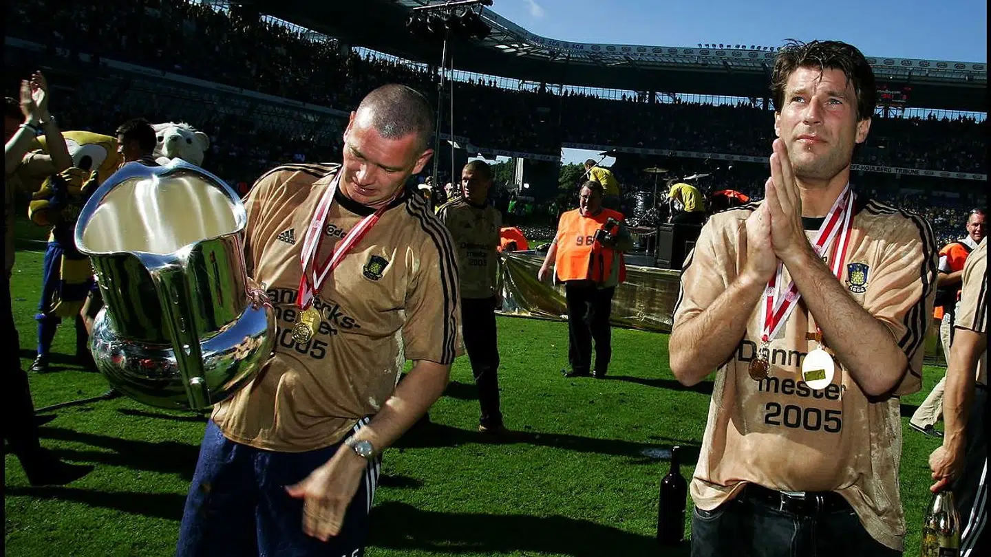 Sådan så det ud, da Michael Laudrup som cheftræner og John 'Faxe' Jensen som hans assistent blev danske mestre med Brøndby tilbage i 2005.