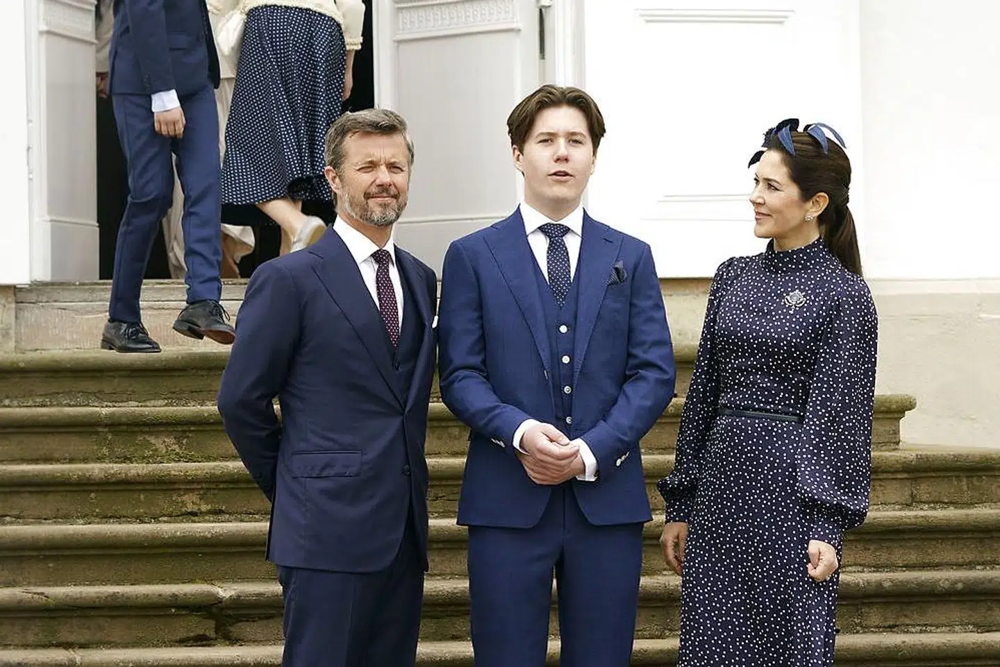 Kronprins Frederik og kronprinsesse Marys meritter står også beskrevet i 'Kraks Blå Bog'.