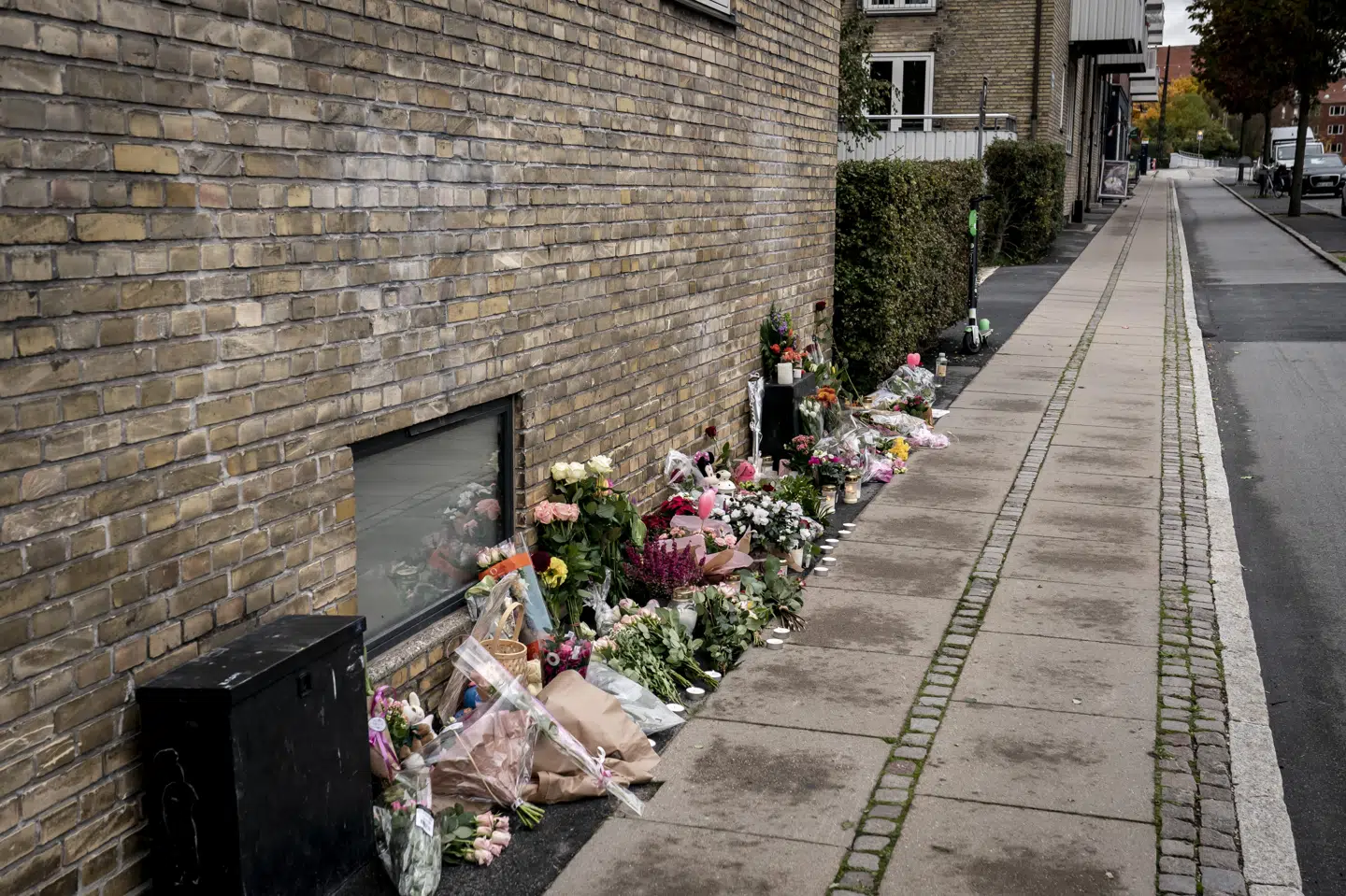 En 21-årig mand bragede lige ind i en husmur, da han ved 16-tiden den 28. oktober 2020 kørte lige over i et T-kryds på Peter Bangs Vej i Valby. Han ramte en mor og en femårig pige. Pigen blev dræbt på stedet. (Arkivfoto) Mads Claus Rasmussen/Ritzau Scanpix