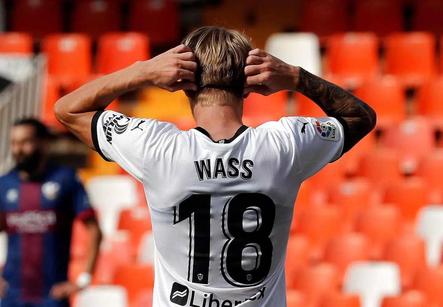 Daniel Wass bruger altid nummer 18 på ryggen. Også i Valencia.