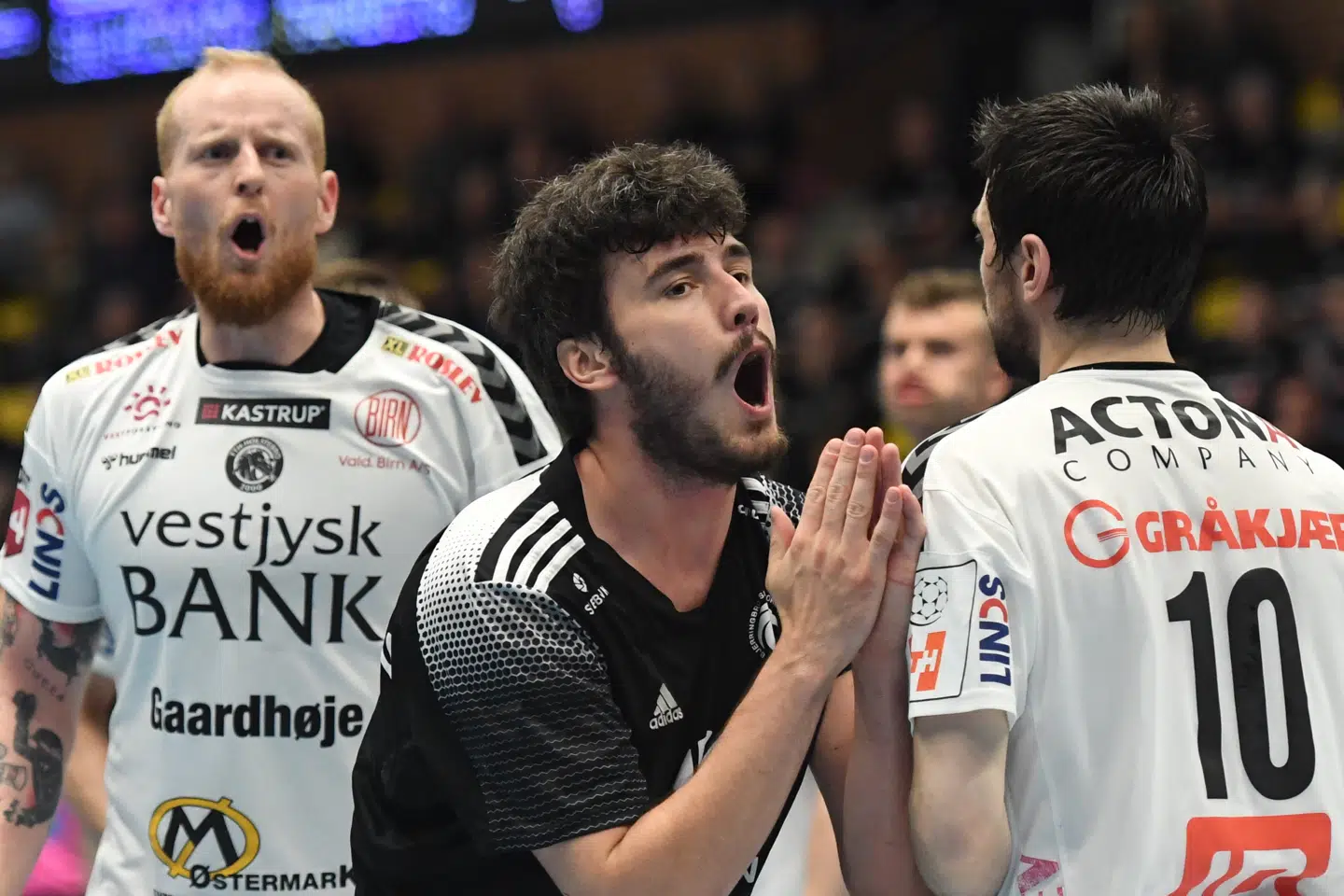 Der var stor indlevelse i både spillet og dommernes afgørelser i semifinalen mellem Bjerringbro-Silkeborg og TTH Holstebro. Ernst Van Norde/Ritzau Scanpix