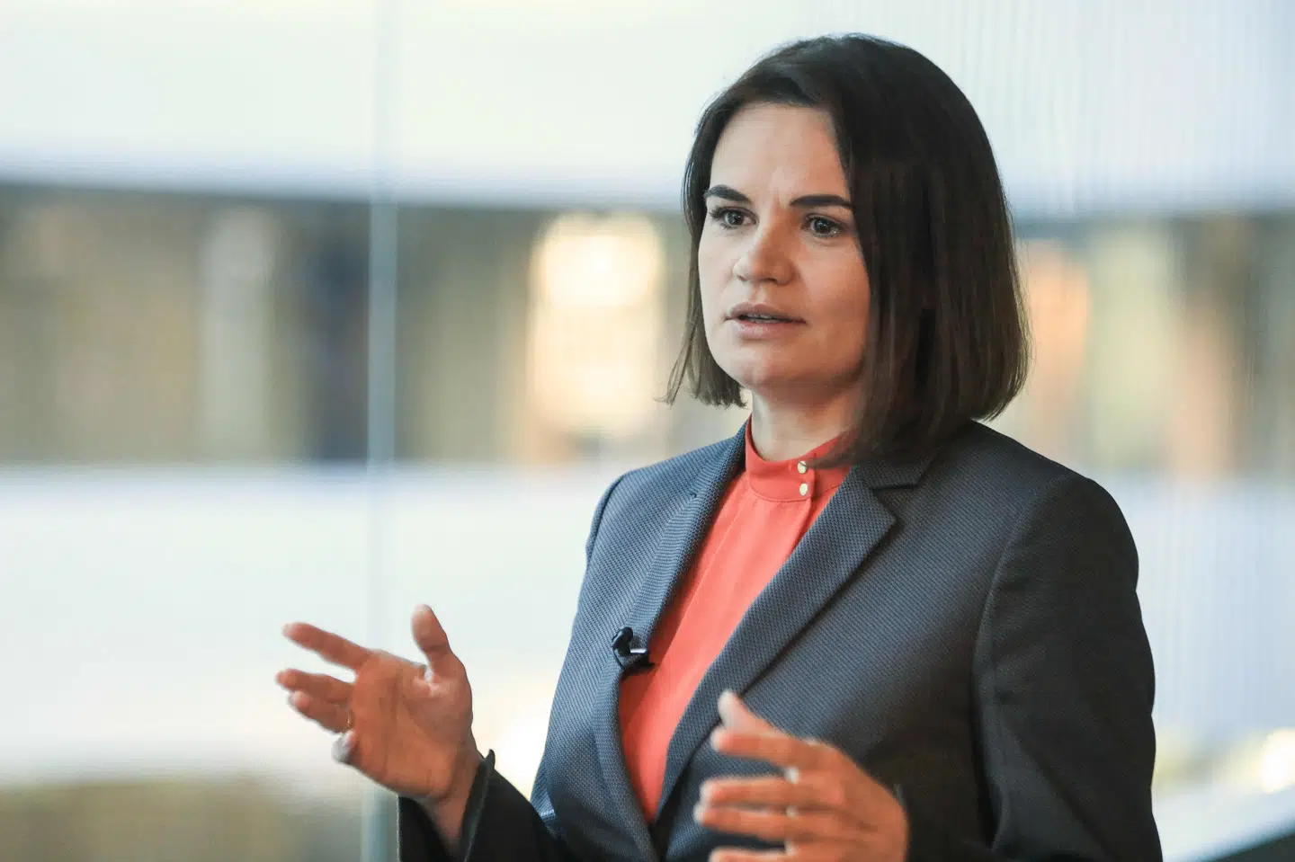 Den hviderussiske oppositionsleder, Svetlana Tikhanovskaja, befinder sig i Litauens hovedstad, Vilnius. Hun hævder at have vundet præsidentvalget i august sidste år. Petras Malukas/Ritzau Scanpix