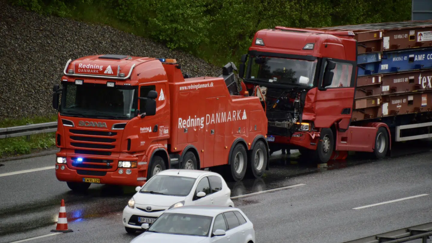 Lastbilen, der er involveret i uheldet.