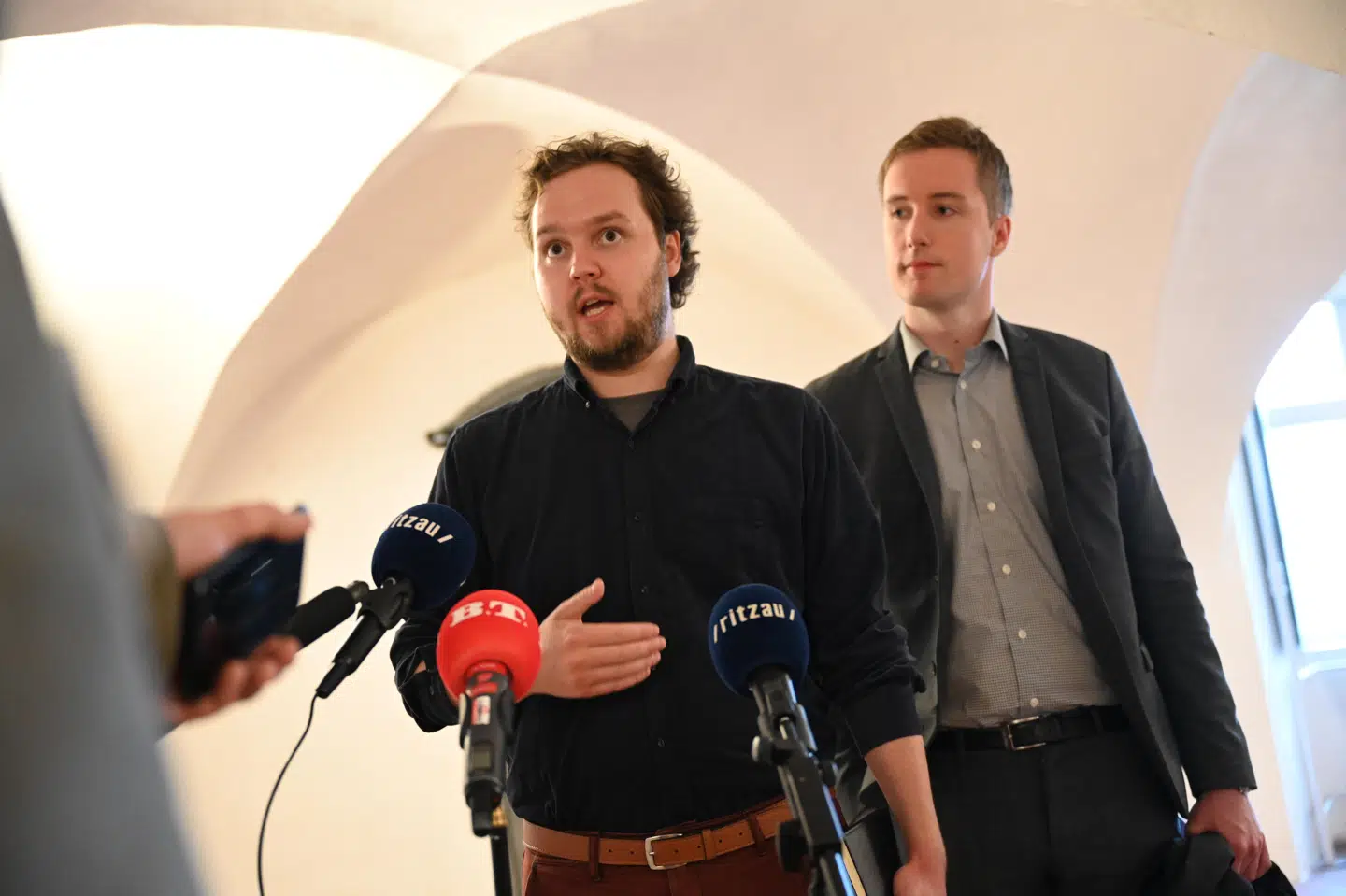 Udlændinge- og integrationsminister Mattias Tesfaye (S) har tirsdag afholdt et møde med Folketingets partier. Her har et flertal i Folketinget tilkendegivet, at den mener, at regeringens idé om at placere et udrejsecenter på Langeland, er utilfredsstillende. En del af det flertal er SF's udlændinge- og integrationsordfører Carl Valentin (billedet). Philip Davali/Ritzau Scanpix