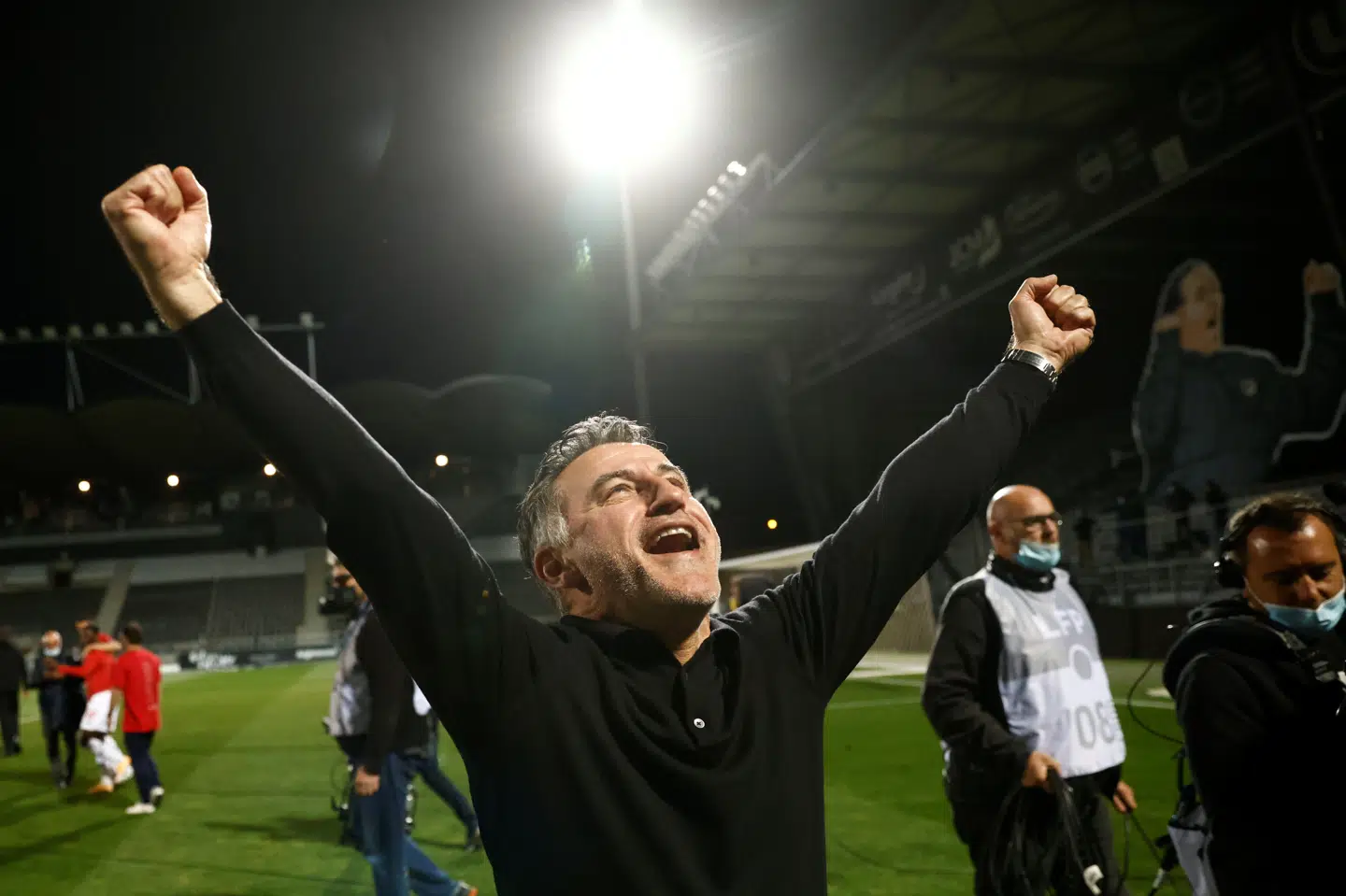 Cheftræner Christophe Galtier kunne søndag fejre sit hold Lilles sejr, der betød, at klubben vandt det franske mesterskab. Stephane Mahe/Reuters