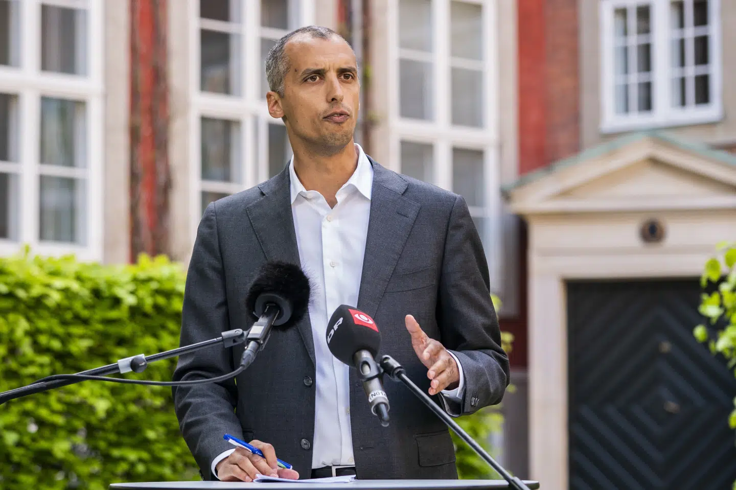 Udlændinge- og integrationsminister Mattias Tesfaye (S) præsenterede onsdag regeringens planer for et nyt udrejsecenter på Langeland. Martin Sylvest/Ritzau Scanpix