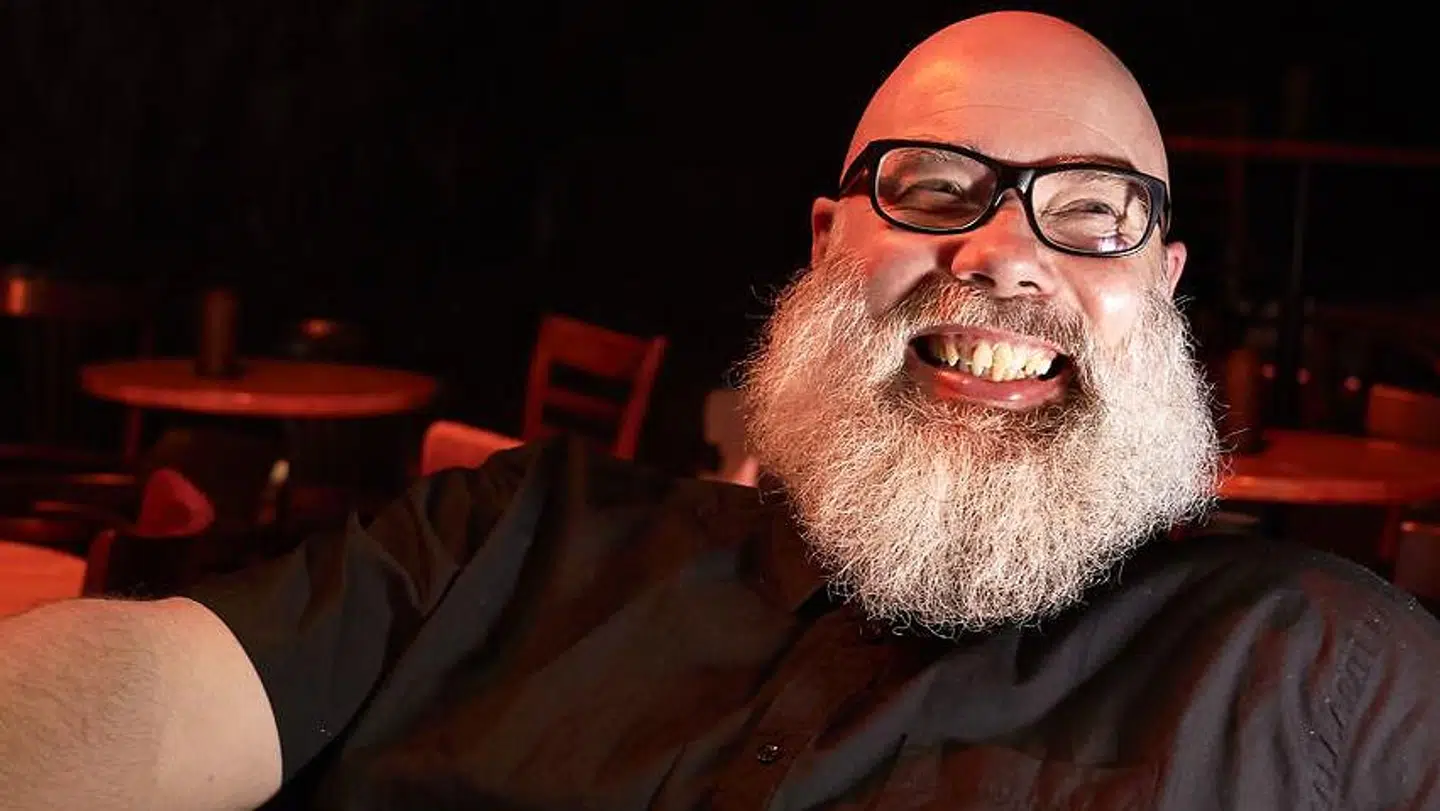 Standup-komiker Brian Mørk.