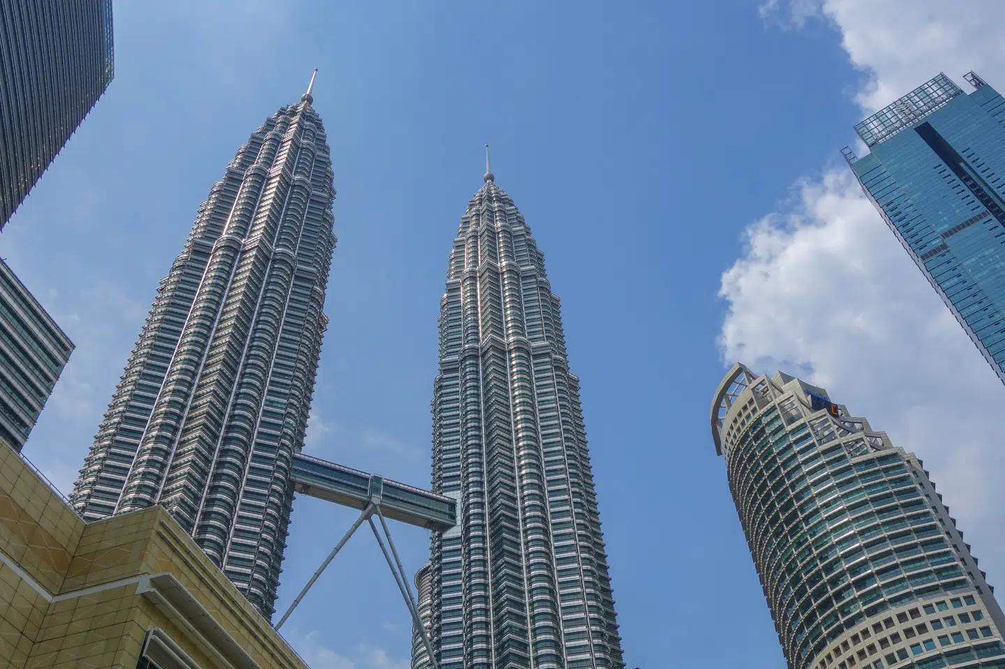 Ulykken er sket i det centrale Kuala Lumpur tæt på vartegnet Petrona Twin Towers. (Arkivfoto.) Damian Gollnisch/Ritzau Scanpix