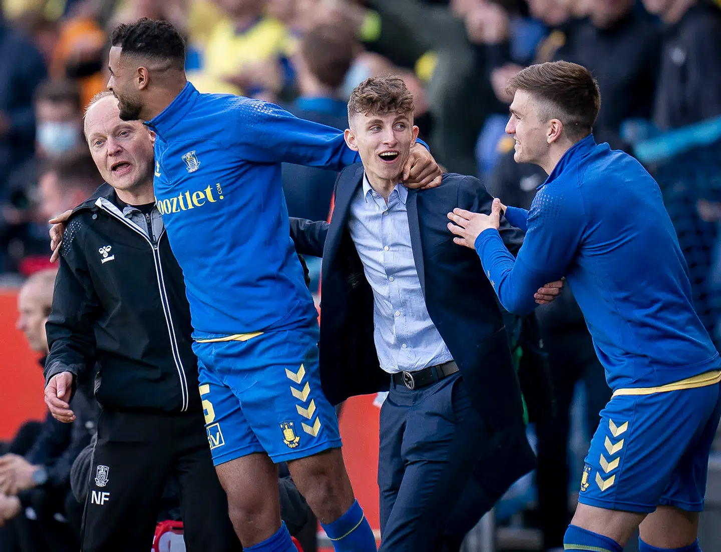 Brøndbys Cheftræner Niels Frederiksen, Anis Ben Slimane, Jesper Lindstrøm og Mikael Uhre ved slutfløjt i superligakampen mellem Brøndby IF og FC Nordsjælland på Brøndby Stadion, mandag den 24 maj 2021. (Foto: Liselotte Sabroe/Ritzau Scanpix)
