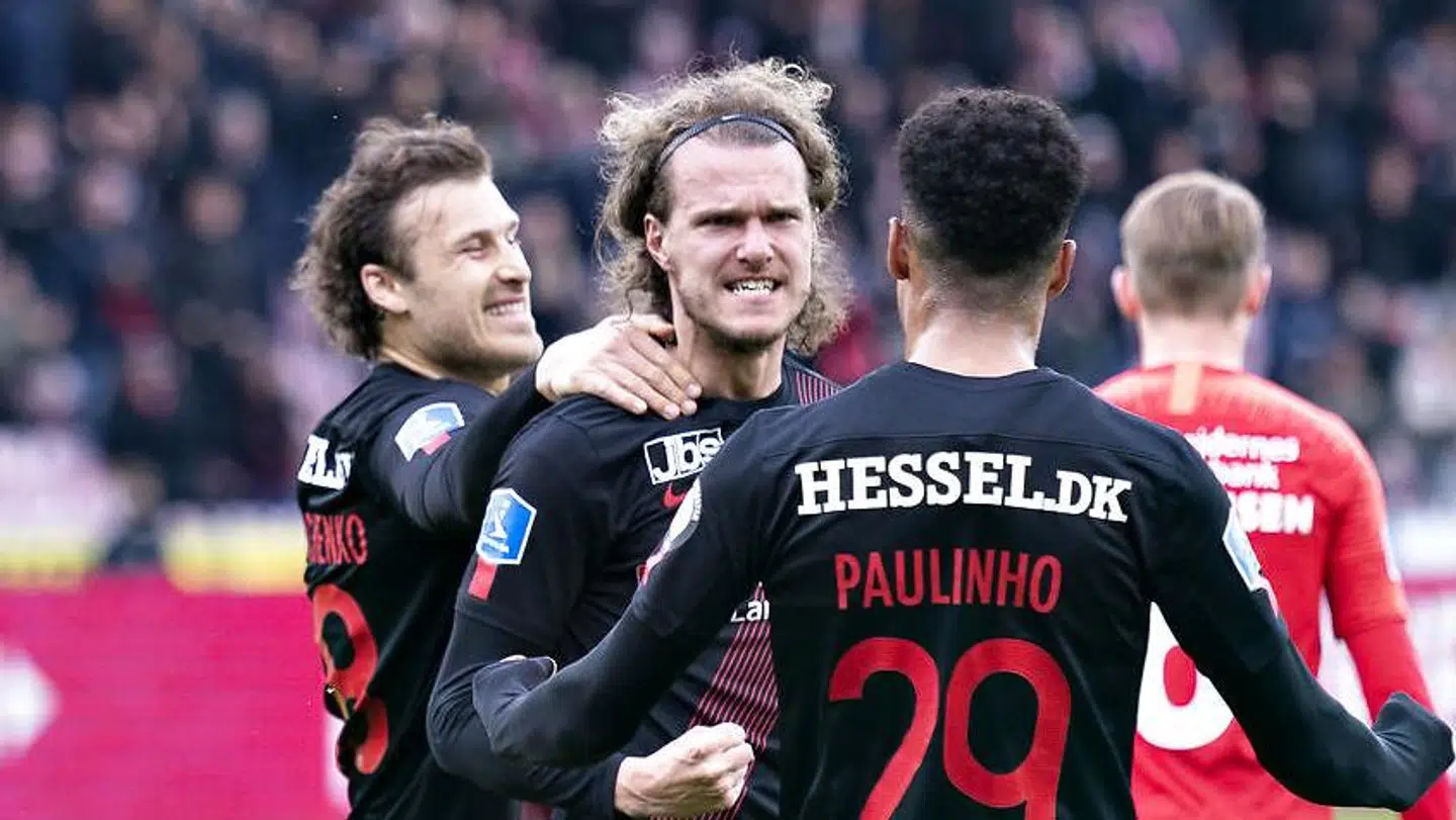 Alexander Scholz sælges til japansk fodbold.