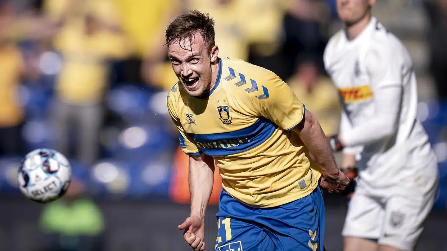 Lasse Vigen sendte Brøndby Stadion i ekstase, da han med scoringen til 1-0 i første halvleg sendte Brøndby på guldkurs.