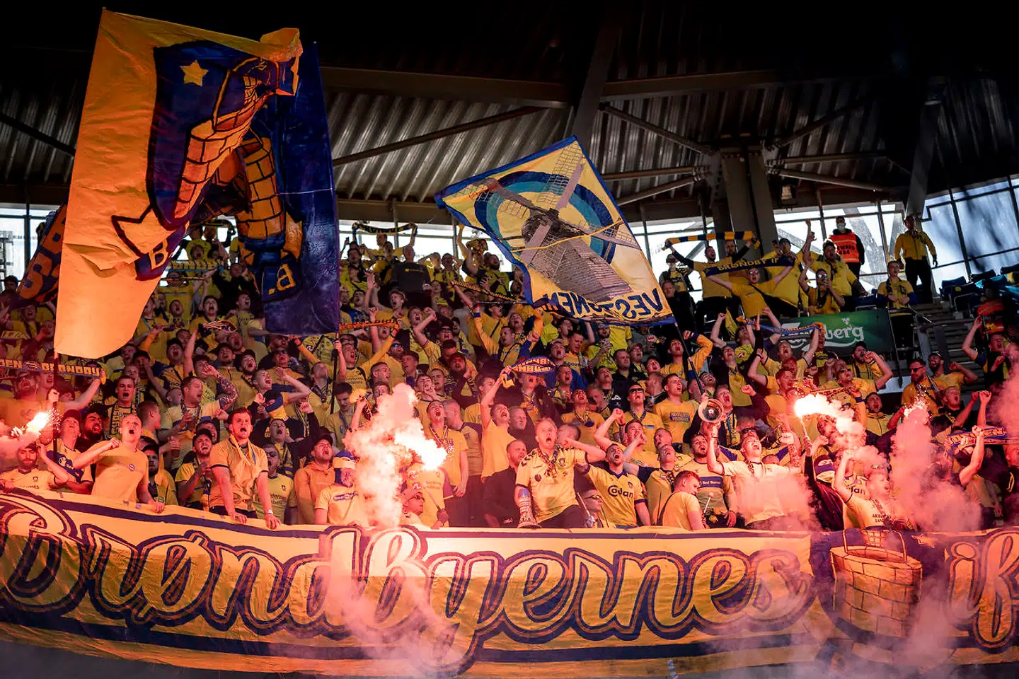 Brøndby fans under superligakampen mellem Brøndby IF og FC Nordsjælland på Brøndby Stadion, mandag den 24 maj 2021