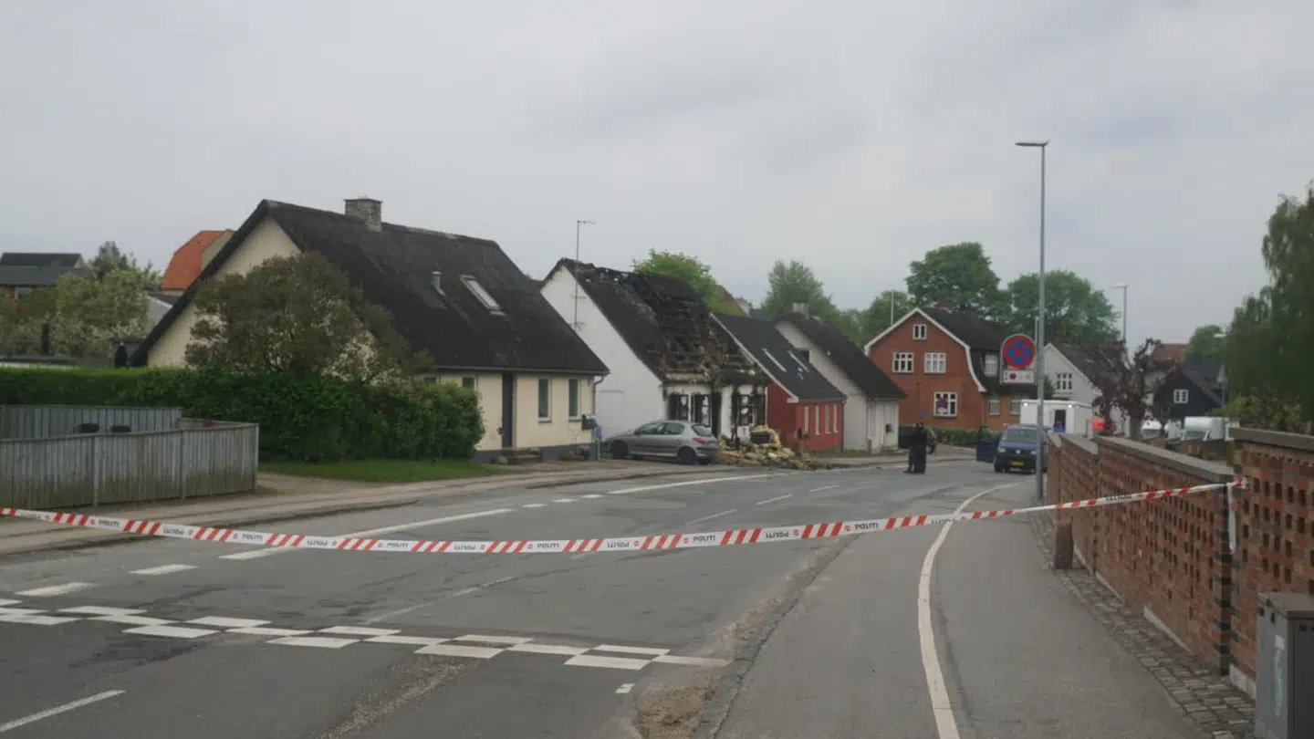 Da brandvæsnet nåede frem til adressen omkring klokken 01.40, var huset allerede overtændt. Foto: Presse-fotos.dk