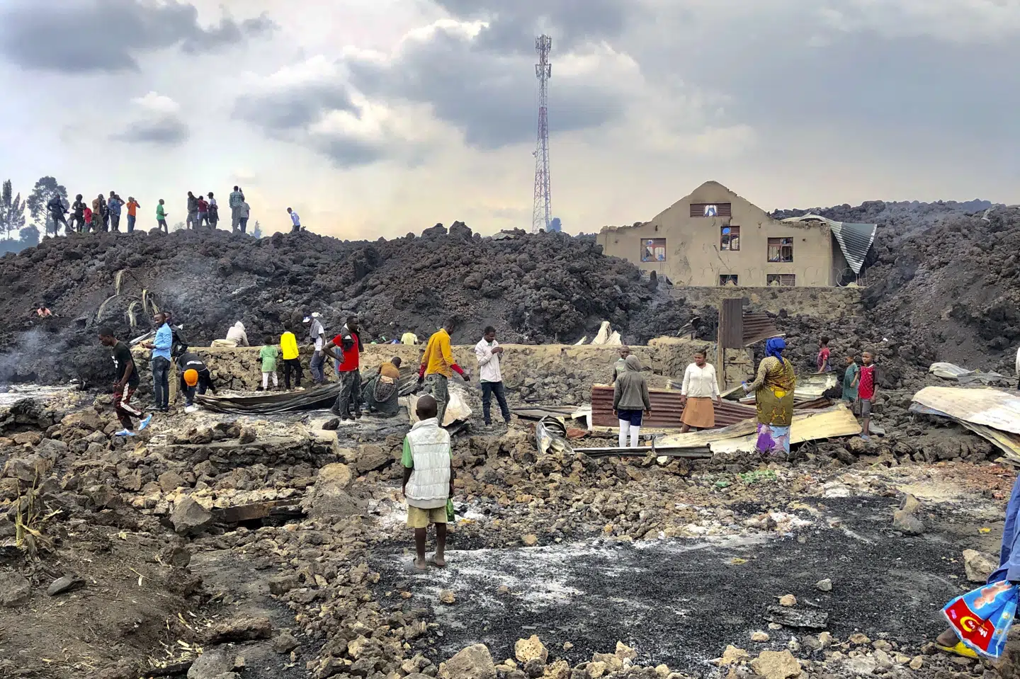 Mange huse i Buhene-området gik op i flammer, da den glohede lava fra Nyiragongo-vulkanen strømmede ind i området. Clarice Butsapu/Ritzau Scanpix
