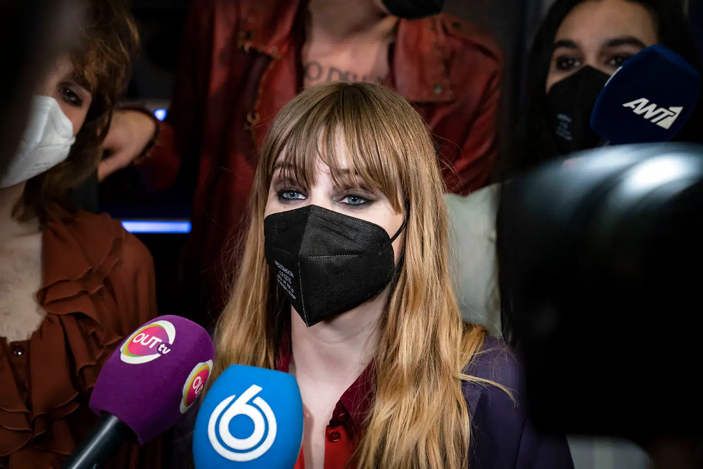 Her ses Victoria sammen med resten af Måneskin ved deres hotel i Rotterdam efter sejren.