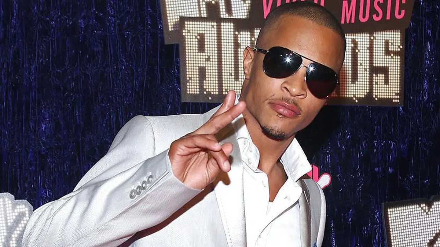 Rapperen T.I. og hans hustru bliver beskyldt for voldtægt af adskillige kvinder.