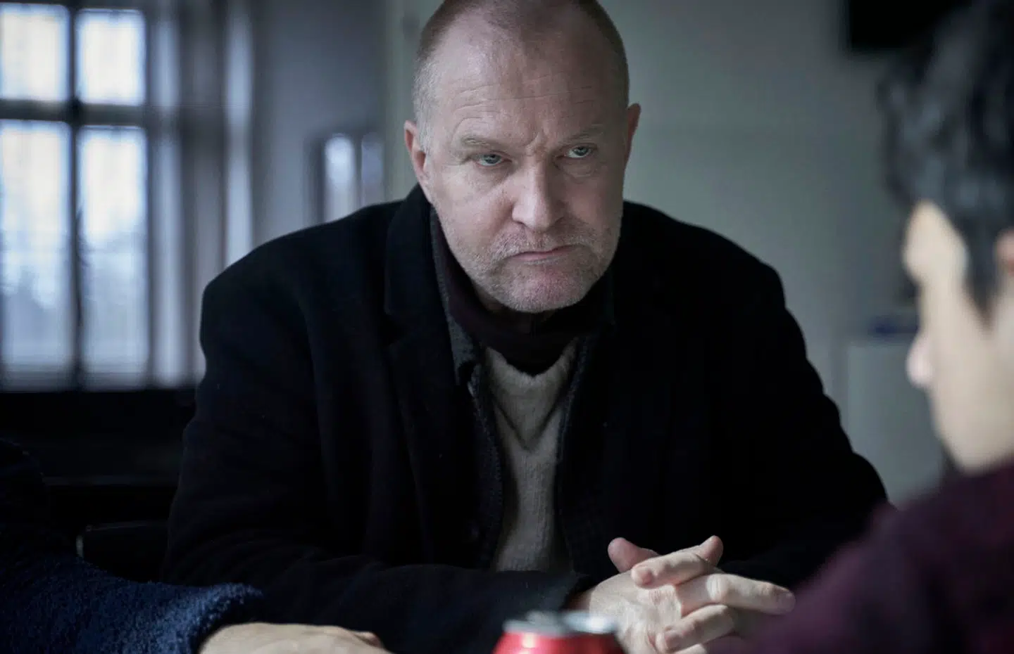 Med sit lidt sure ansigt er Ulrich Thomsen sikker på, at nogle vil finde ham mere oplagt som Carl Mørck.