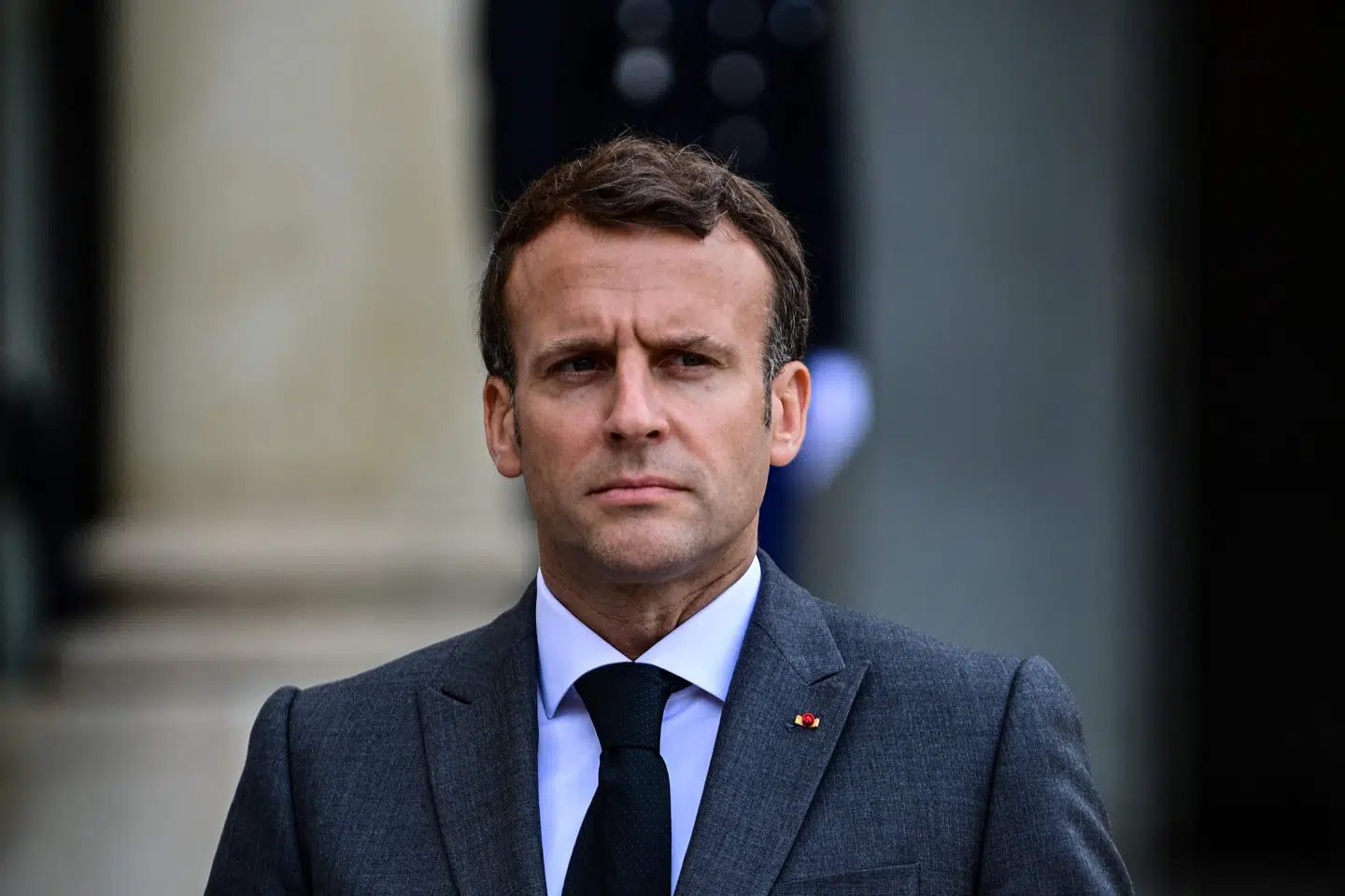 Frankrig planlægger at mindes sundhedsarbejdere, der er døde af covid-19, mens de har kæmpet for at redde andre, med en særlig ærespris. Det siger præsident Emmanuel Macron fredag. Martin Bureau/Ritzau Scanpix