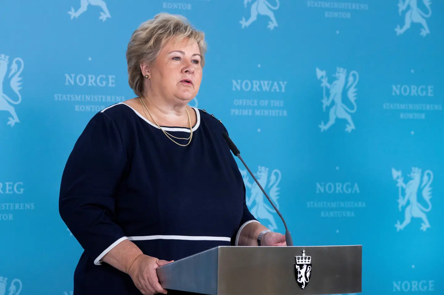 Norges statsminister, Erna Solberg, siger på en pressekonference fredag, at genåbningen af landet fortsætter i næste uge, hvor yderligere covid-19 restriktioner vil blive ophævet fra torsdag den 27. maj. Ntb Scanpix/Reuters