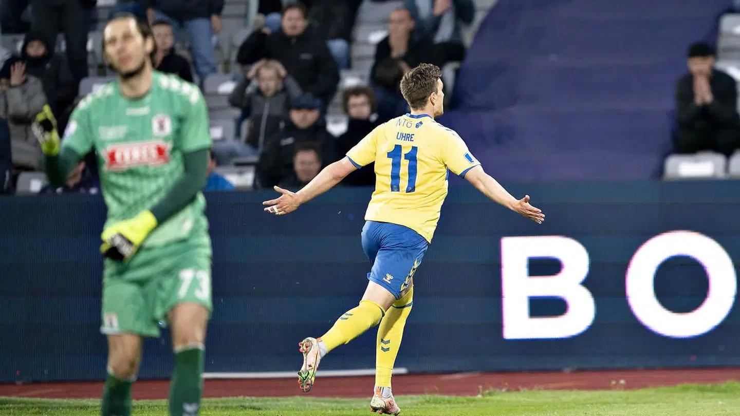 Mikael Uhre udnyttede Hausners fejlaflevering og lagde bolden i kassen.