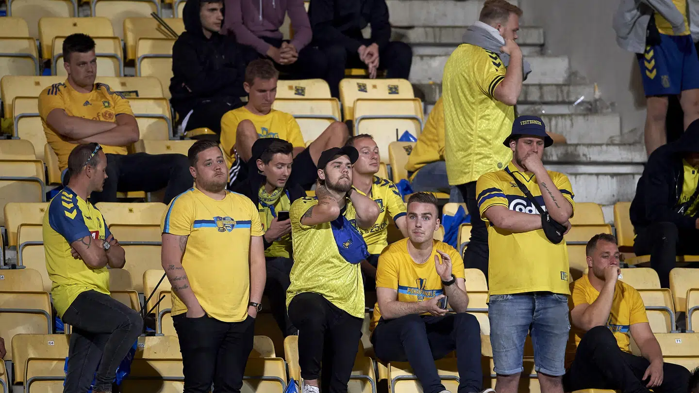 Knuste Brøndby-fans efter 2-2 resultatet i Horsens.
