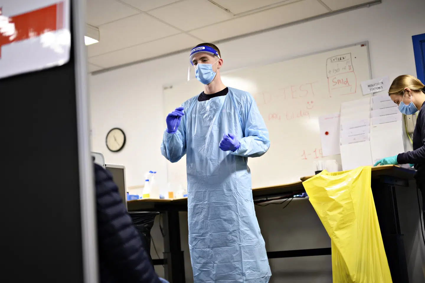 Andelen af positive test - kendt som positivprocenten - er det seneste døgn på 0,65 procent, hvilket er det højeste siden 26. januar. (Arkivfoto) Philip Davali/Ritzau Scanpix