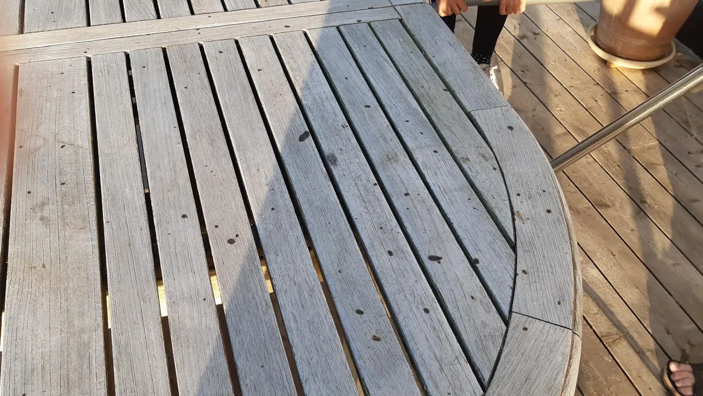 Bordet var helt brændt af, forklarer han. Foto: Privat