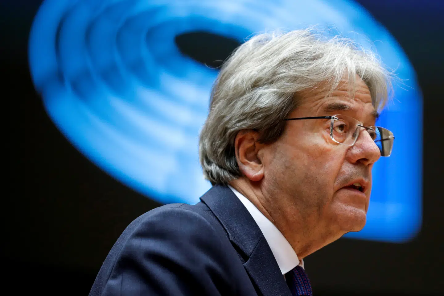 - Næste år vil vi fremlægge et forslag om, at visse store virksomheder skal offentliggøre deres effektive skattesats, siger økonomikommissær Paolo Gentiloni på et pressemøde tirsdag. Pool/Reuters