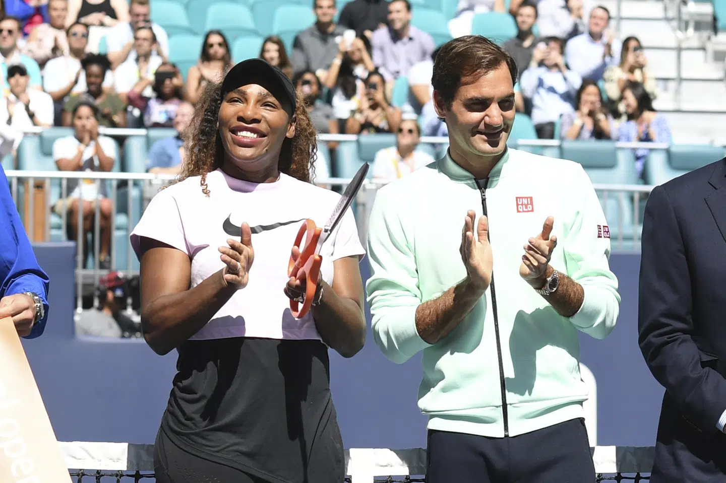 Serena Williams og Roger Federer ses her sammen i Miami for to år siden. Begge spillere fylder 40 år inden for de kommende måneder. (Arkivfoto). Mpi04/Ritzau Scanpix