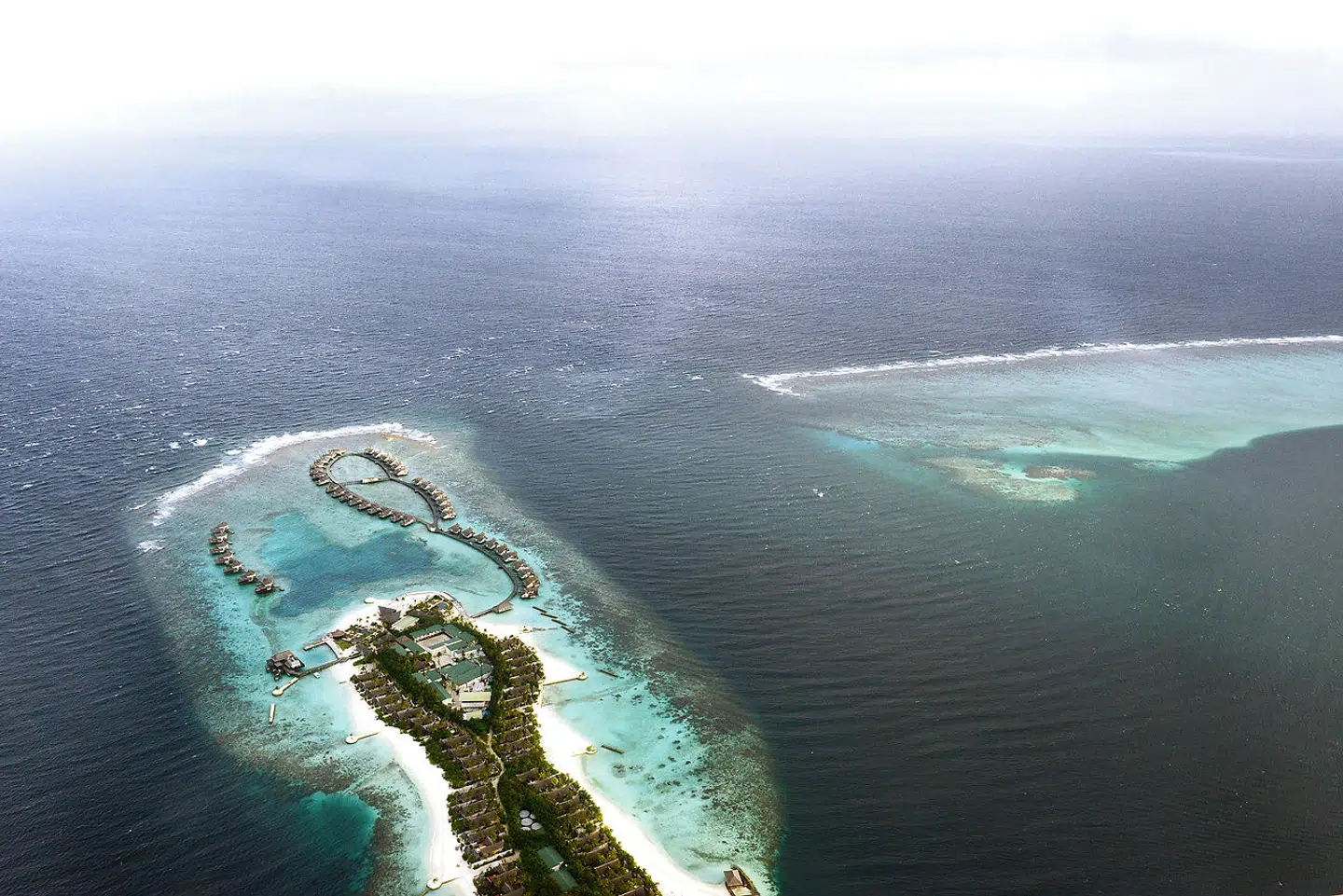 Maldiverne har været et yndet feriemål for rige indere, men det er der nu sat en midlertidig stopper for. AFP PHOTO/ Roberto SCHMIDT. ROBERTO SCHMIDT / AFP