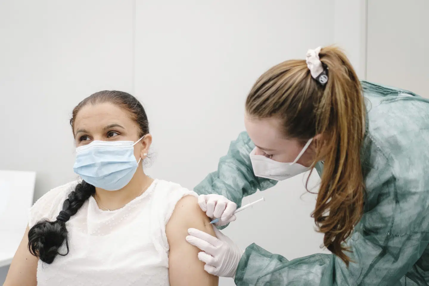 En sjælden betændelse i hjertemusklen fundet hos vaccinerede israelere er ofte uproblematisk og går i sig selv, vurderer danske eksperter. (Arkivfoto) Ole Spata/Ritzau Scanpix