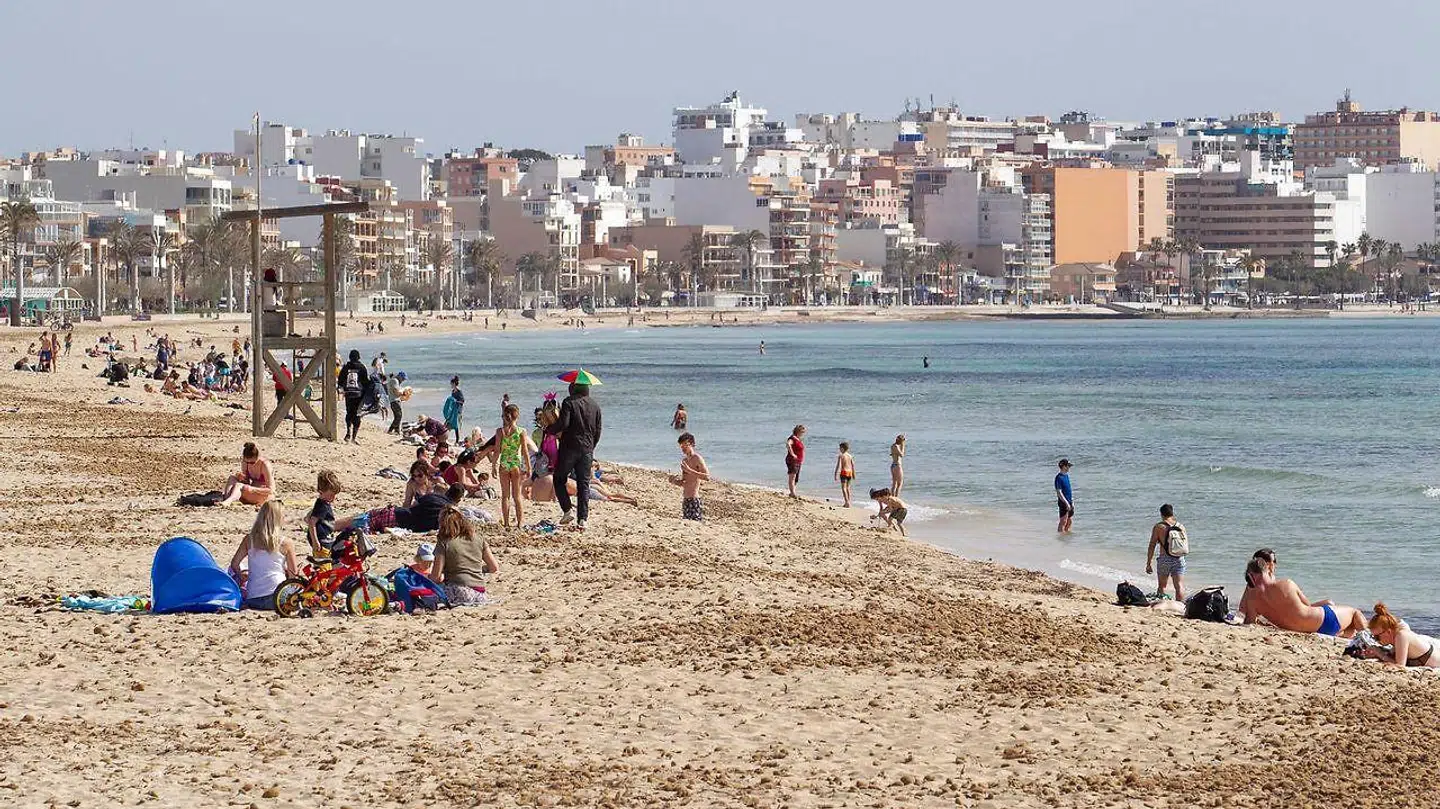 Danske turister kan igen rejse til Mallorca.