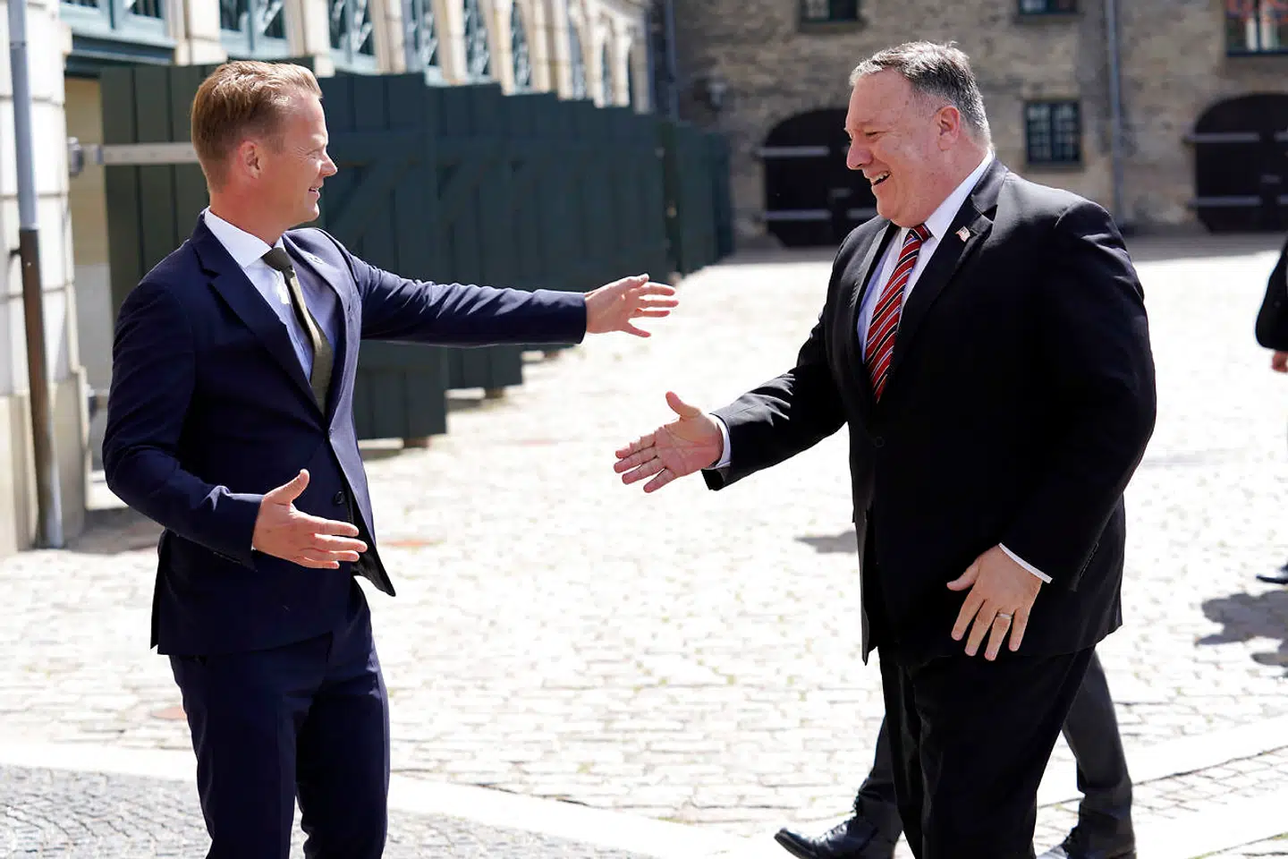 USAs udenrigsminister, Mike Pompeo, mødtes med udenrigsminister Jeppe Kofod (S) i København onsdag 22. juli 2020. Kofod afviste Pompeos håndtryk.