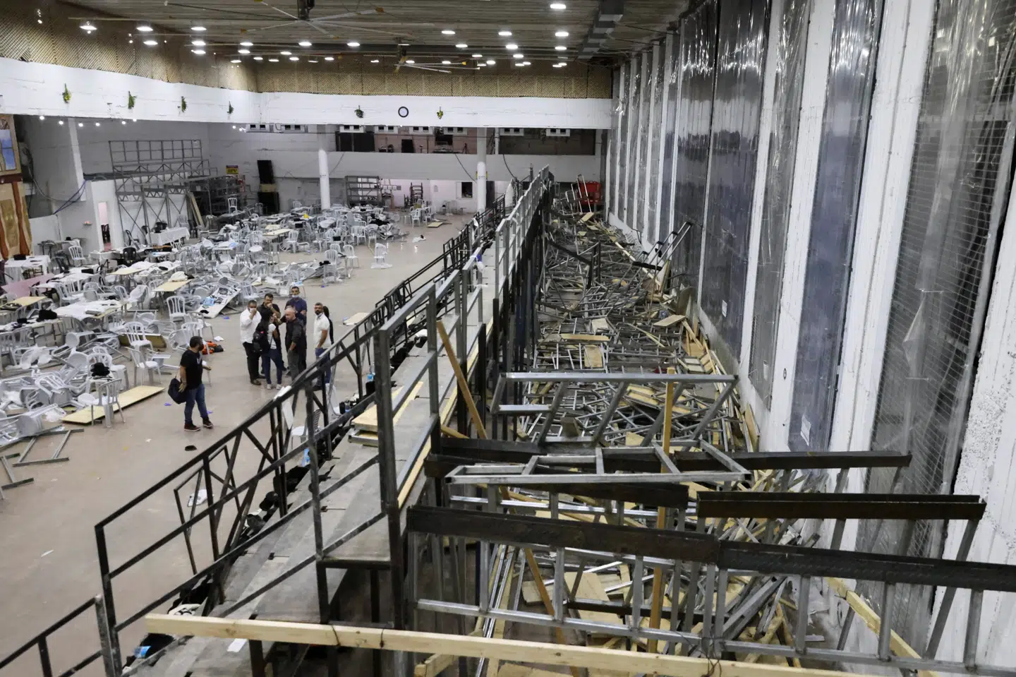 Synagogen i bosættelsen Givat Zeev på Vestbredden, hvor en tribune kollapsede søndag. Ronen Zvulun/Reuters