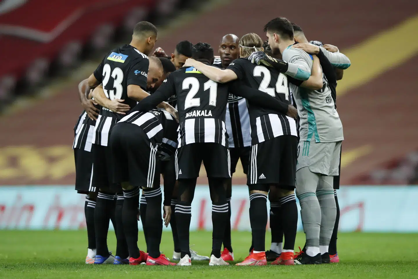 Besiktas havde tabt de foregående to kampe, inden det lørdag lykkedes at slå Göztepe på udebane og hjemføre det 16. tyrkiske mesterskab i klubbens historie. (Arkivfoto). Kemal Aslan/Reuters