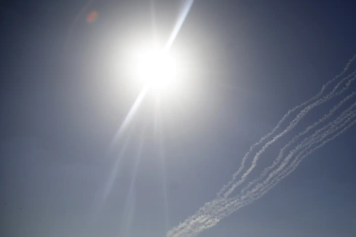 Israel bliver beskudt med raketter først og fremmest fra Gazastriben, men også fra Syrien og torsdag fra Libanon. Hatem Moussa/Ritzau Scanpix