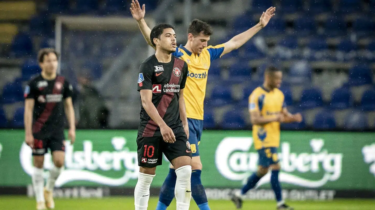 Brøndby og Midtjylland har allerede nu tabt flere kampe end mesterholdene i de seneste syv år.