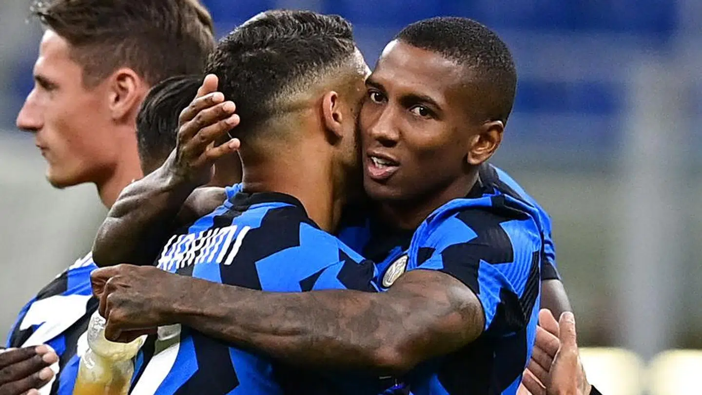 Både Ashley Young (th.) og Achraf Hakimi var ifølge det italienske medie med.