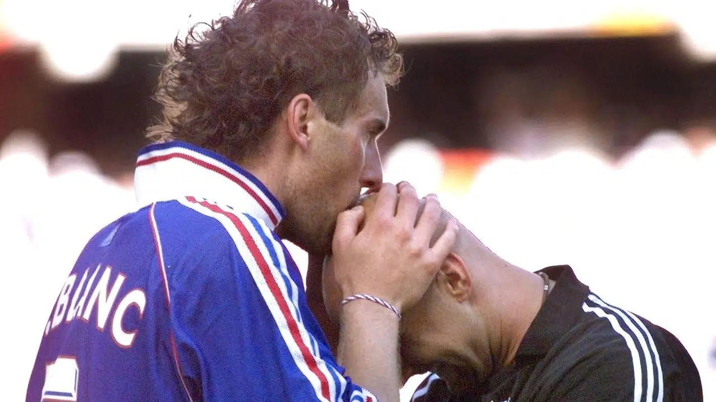 Blanc og Barthez' ritual er en del af fransk fodboldhistorie.