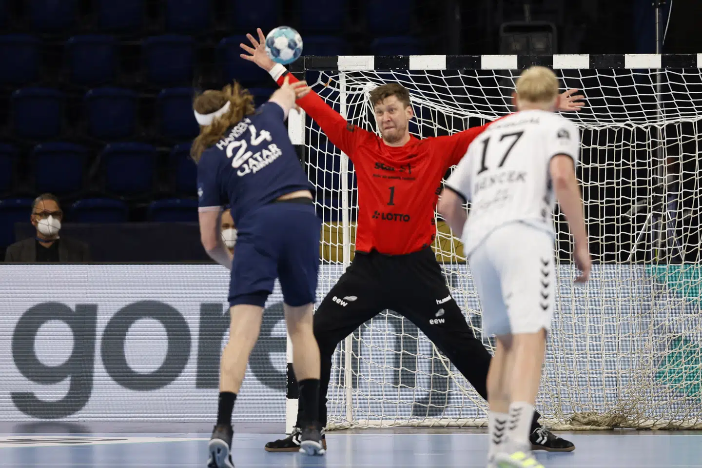 Mikkel Hansen vandt sine dueller med Niklas Landin fra straffepletten, men PSG tabte alligevel til Kiel. Frank Molter/Ritzau Scanpix