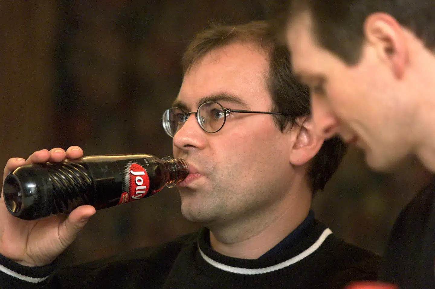 Bryggeriet Vestfyen står blandt andet bag Jolly Cola, som her er i hånden på tidligere håndboldlandstræner Jan Pytlick. (Arkivfoto) Ernst Van Norde/Ritzau Scanpix