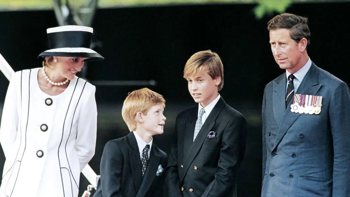 Det er i forbindelse med afsløringen af en ny statue, der skal ære deres afdøde mor, at William og Harry skal mødes igen.