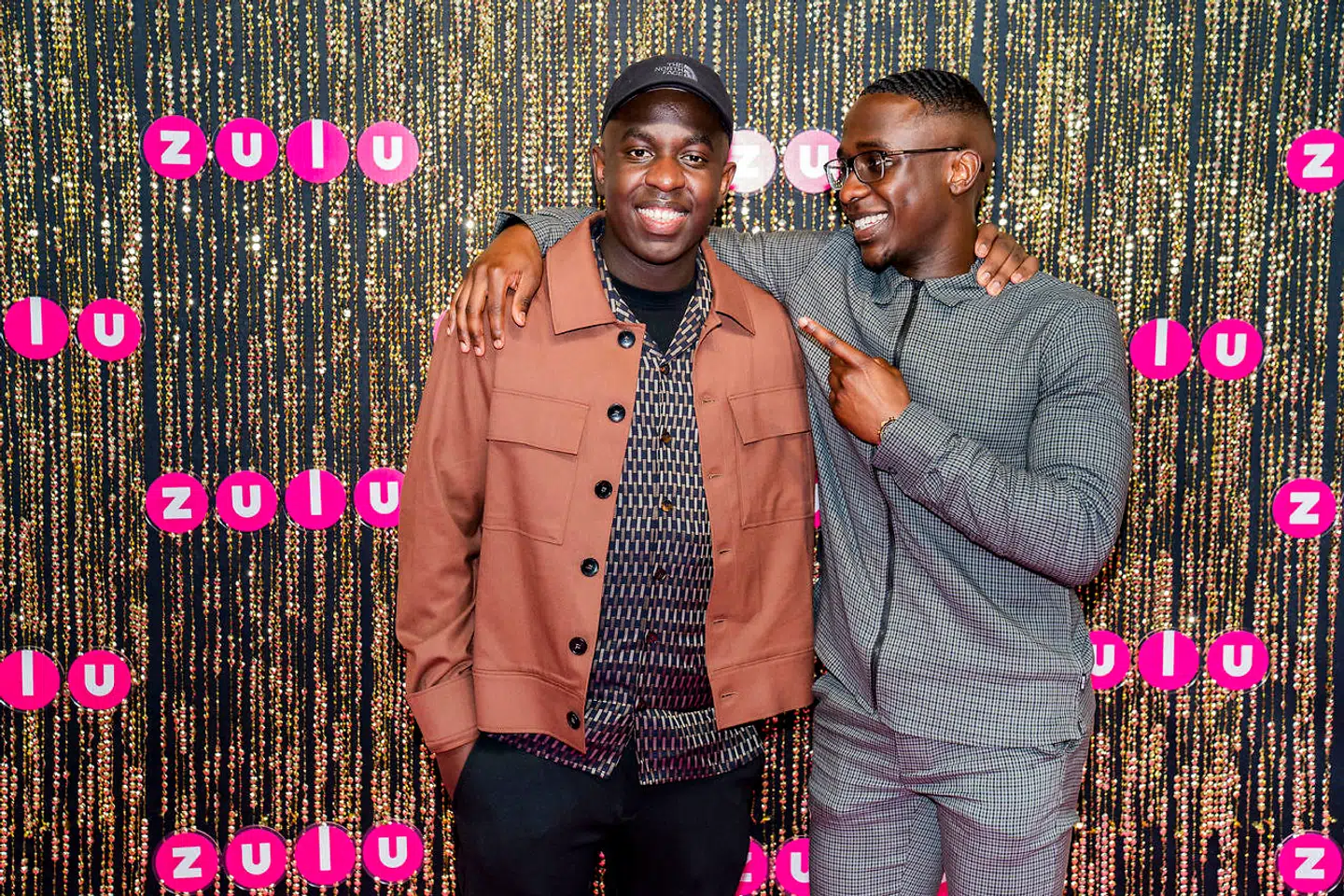 Melvin Kakooza og hans lillebror på den røde løber ved Zulu Awards i KB Hallen torsdag den 29. april 2021. (foto: Martin Sylvest/Ritzau Scanpix 2021).