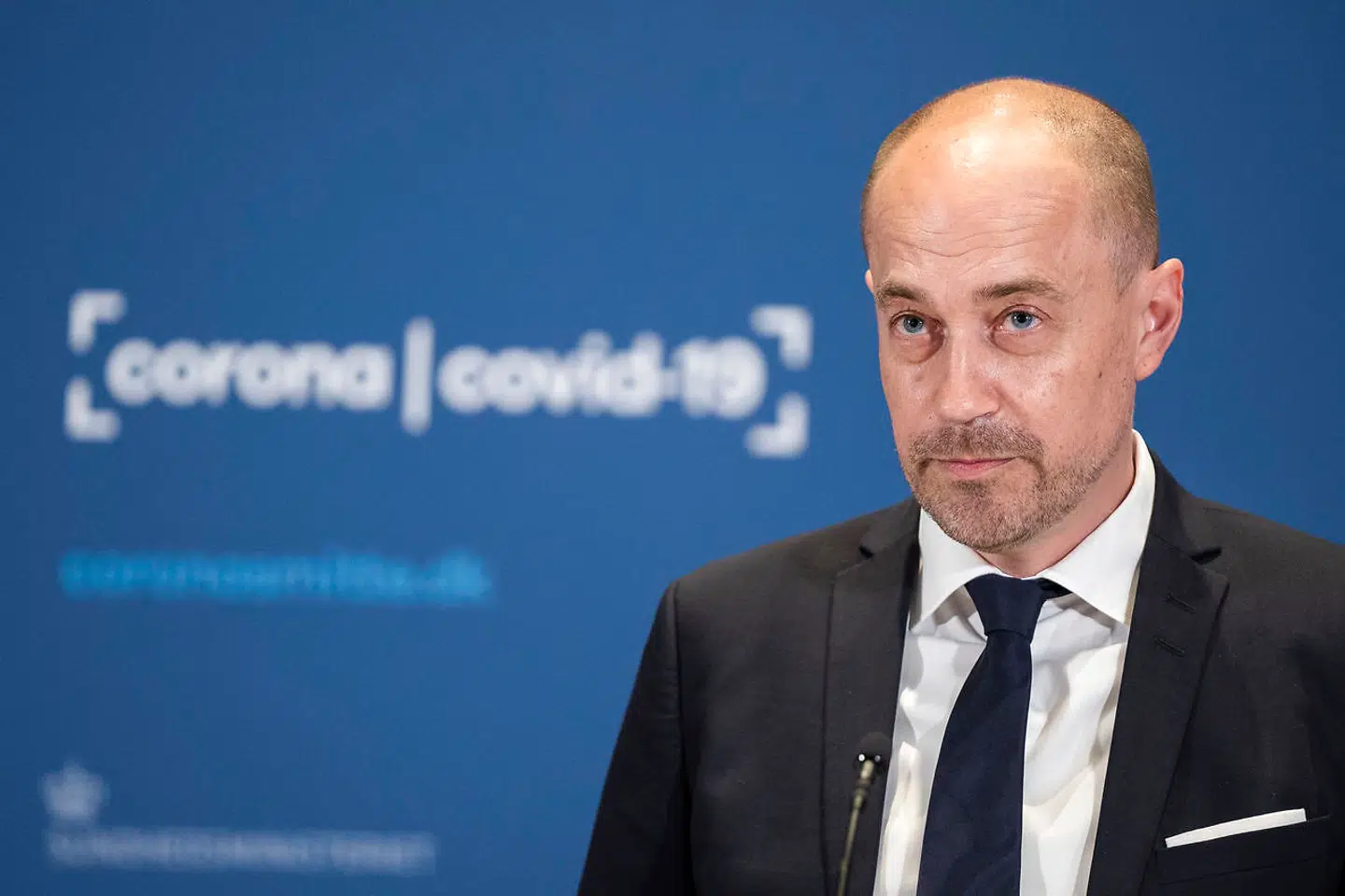 Sundhedsminister Magnus Heunicke (S) forklarer, at der er store forskelle på kræftbehandlingen rundt i landets regioner under coronaen. (Foto: Emil Helms/Ritzau Scanpix)